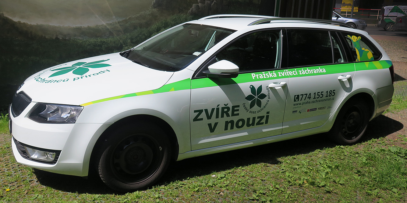 Auto Zvíře v nouzi s logem FALON